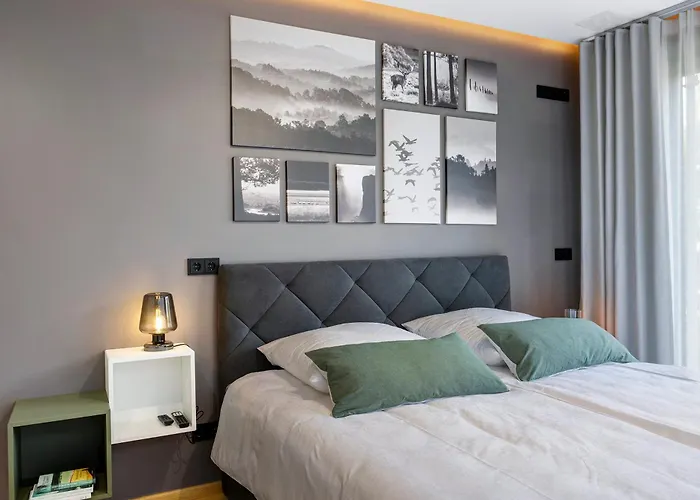 Buwesch 13 Nyaraló Nusttal